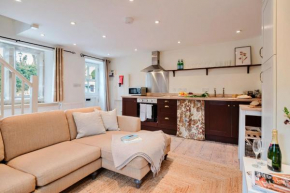 Courtside Cottage